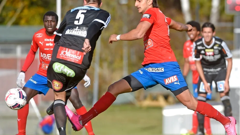 Mahmoud Eid i Bissarnas färger.