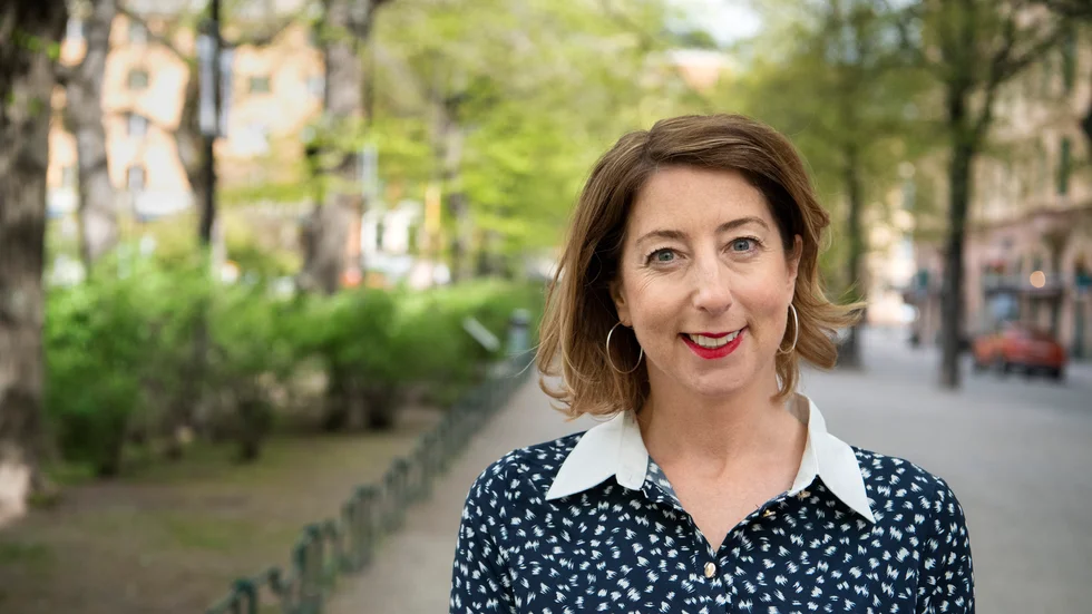 "Prisbelönta skotska författaren Jenny Colgan är känd för sina roliga och charmiga utvecklingsromaner", skriver GT:s litteraturkritiker Lena Torndahl.