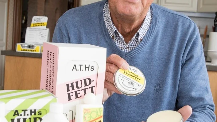 I slutet av 1800-talet utvecklade Rolf Halens farfar som var garvare ett läderfett för att vårda skinnprodukter.