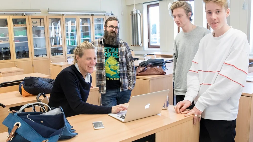 Sara Pehrsdotter arbetar med en hemlig idé tillsammans med sönerna Melker och Malte Björkman och systemutvecklaren Stefan Olsson.