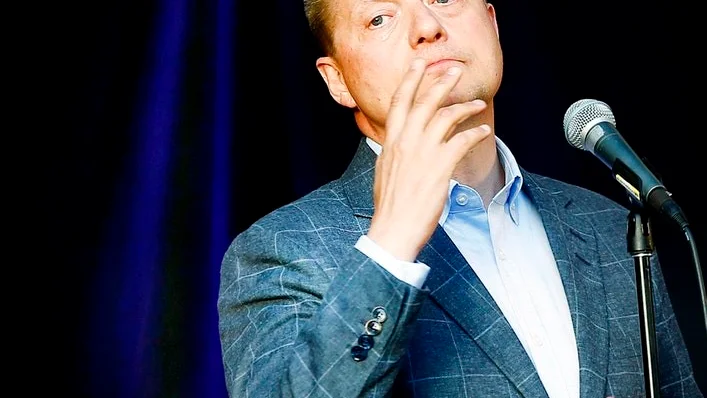 Magnus Carlson har turnépremiär den 2 februari på Royal i Eskilstuna. Biljetterna släpps den 14 december.