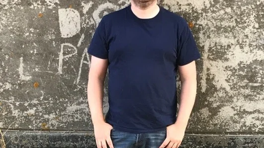 Bengt Sjöberg är så besviken över den troliga omorganisationen av kommunens grundskolor att han skrivit, eller åtminstone uppdaterat, en protestlåt: Ett inlägg i debatten, säger stallarholmsbon.