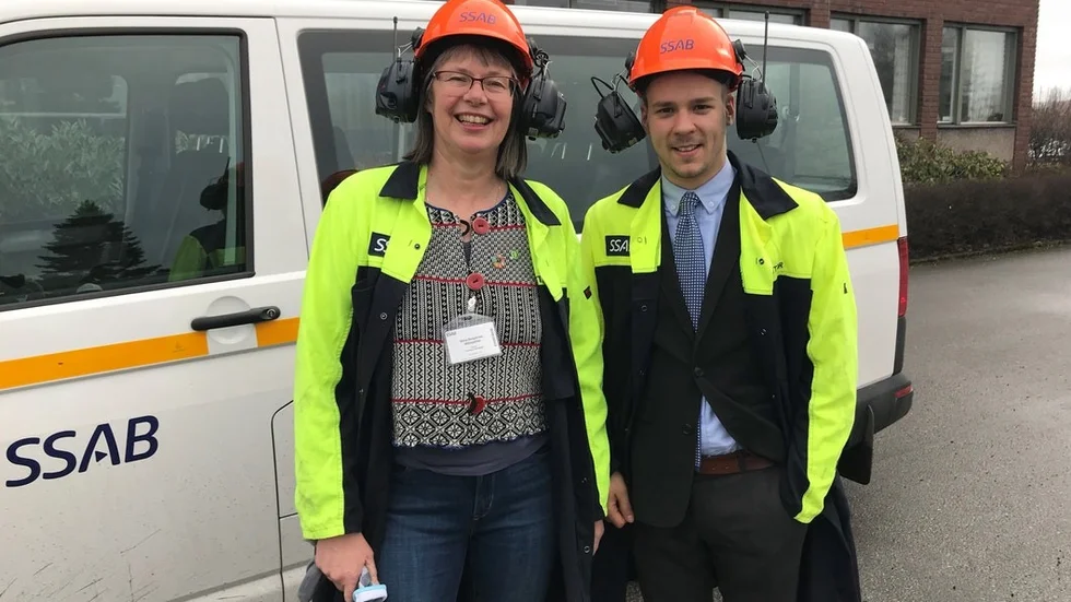 Riksdagsledamöterna Stina Bergström och Lorentz Tovatt är intresserade av Hybrit-projektet och besökte SSAB i Oxelösund.