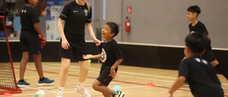 Storvreta gjorde succé i Singapore: "De fick nästan slita oss från fans på planen"
