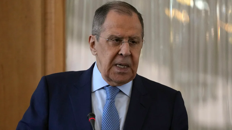 Desinformation. Rysslands utrikesminister Sergej Lavrov är en av talespersonerna vars lögner ofta återges okritiskt i västliga medier.