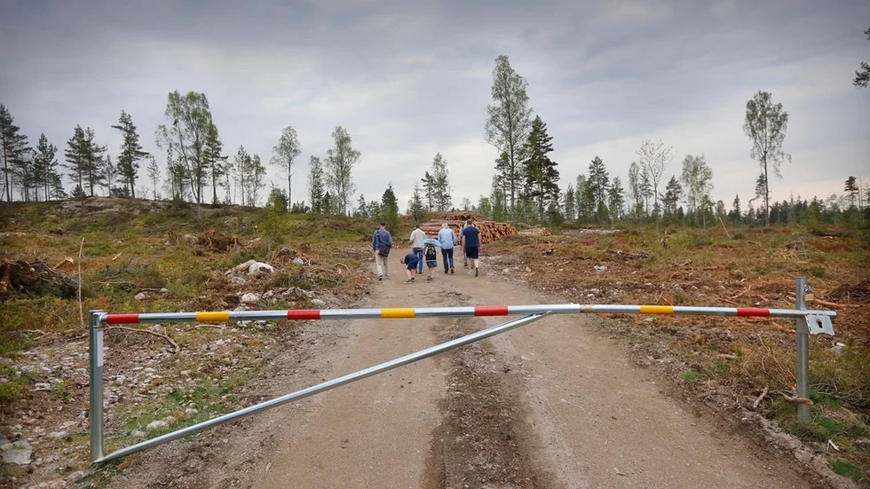 Vårt krav är att det ska göras en total miljökonsekvensbeskrivning av hela situationen för vattentäkten med ett helhetsperspektiv, skriver Tom Arvidsson i ett svar till Anna Norberg, enhetschef på miljökontoret i Eskilstuna.