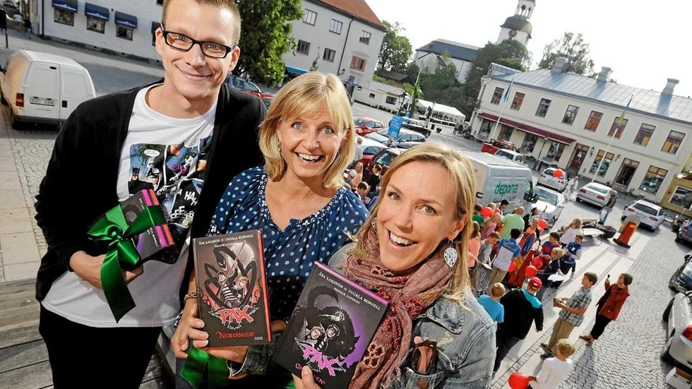 Författarna Ingela Korsell och Åsa Larsson har tillsammans med illustratören Henrik Jonsson skapat ungdomssuccén Pax.