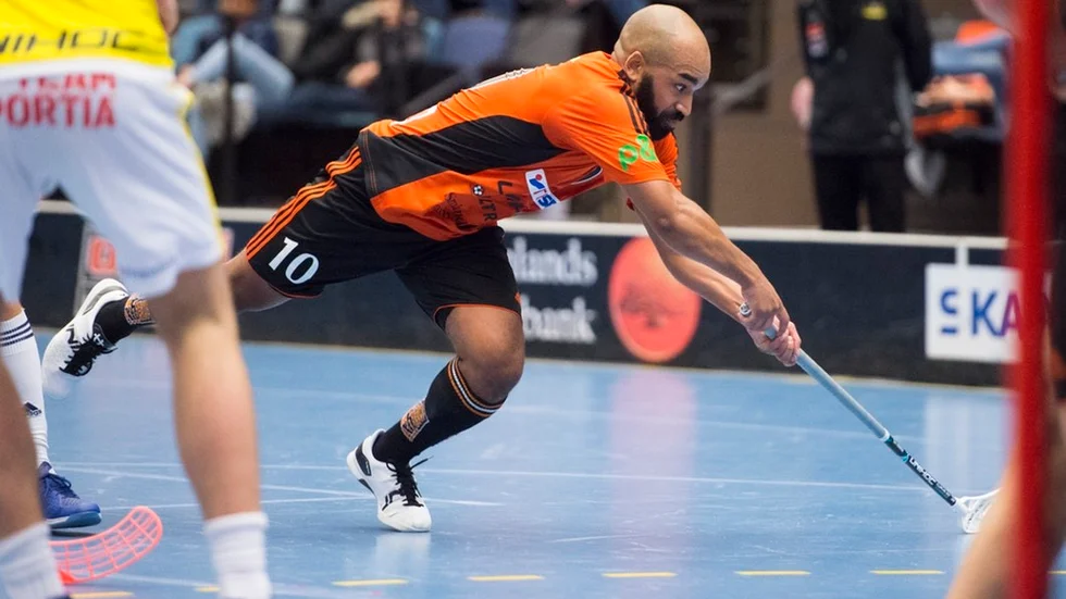 Filip Mbanza skolades i början av säsongen om till back, men snacka om att det har blivit en kick nu när han är tillbaka i centerrollen och får tillfälle att driva på mål.