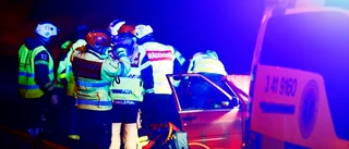 Förare klipptes ur bilen efter frontalkrock i Folkesta