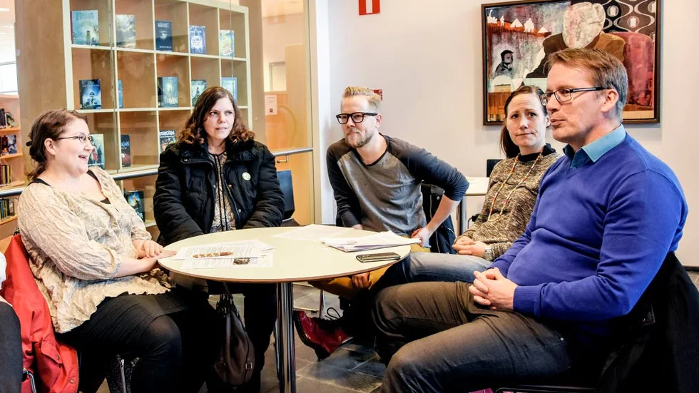 Hoppas på förändring. Samordningsgruppen vill folkomrösta om att skrota Framtidens skola. Från vänster: Anna Widén (Svartöstadsskolan), Anna Karlsson (Vitåskolan), Kalle Nyman (Svartöstadsskolan), Jeanette Strömbäck (Kyrkbyskolan) och Thomas Söderlund (Kyrkbyskolan).
