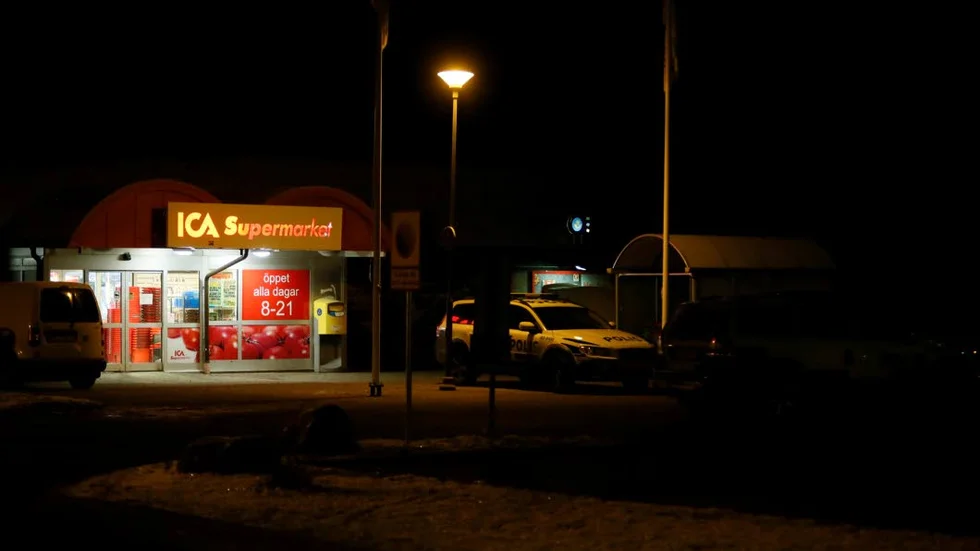 Rån. En livsmedelsbutik i Linghem utsattes för ett väpnat rån på söndagskvällen.