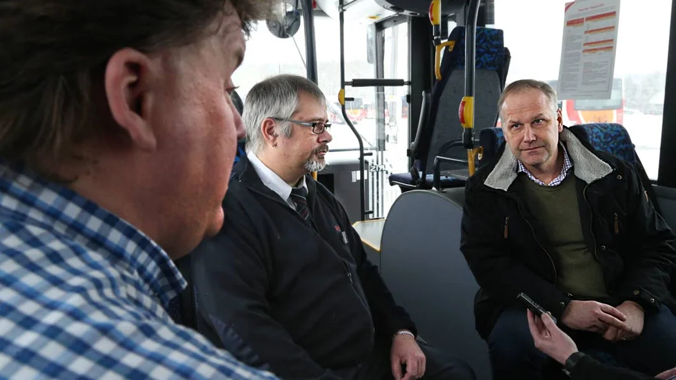 Vänsterpartiets ledare Jonas Sjöstedt träffade på torsdagen bland andra Jörgen Johansson och Carl Dickfelt, från Kommunal, respektive Transdev.