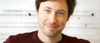 Tobias skämtar om känsliga saker