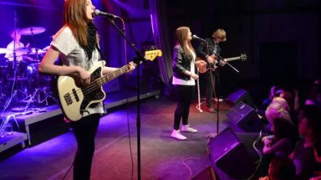 Johan Kalla, Elin Tannerdal, Fanny Danielsson och Dennis Kalla i Strange ideals.