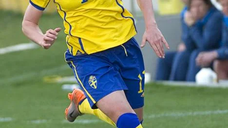 Antonia Göransson, fotbollsfostrad i Hornskroken, Trångfors och Alvik, ingår i den svenska VM-truppen.