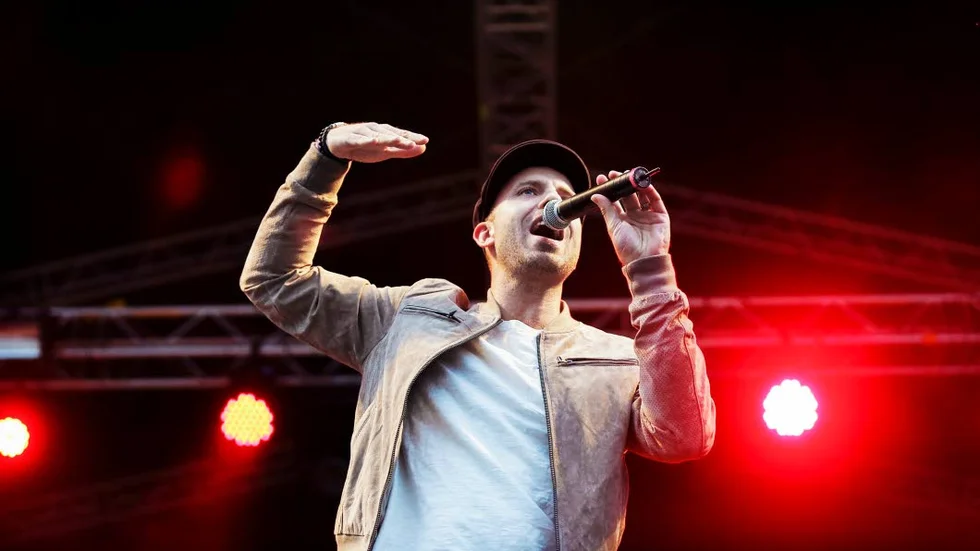 FRONTMAN. Thomas Sebastian Eby triggade Luleåpubliken till dans.