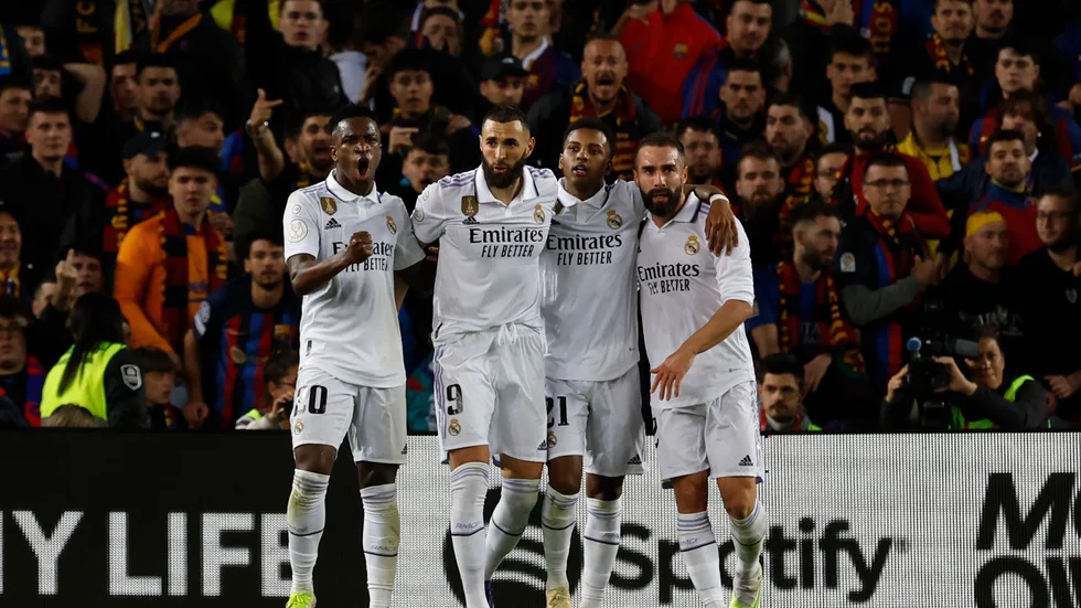 Karim Benzema, tvåa från vänster, var het på Camp Nou.
