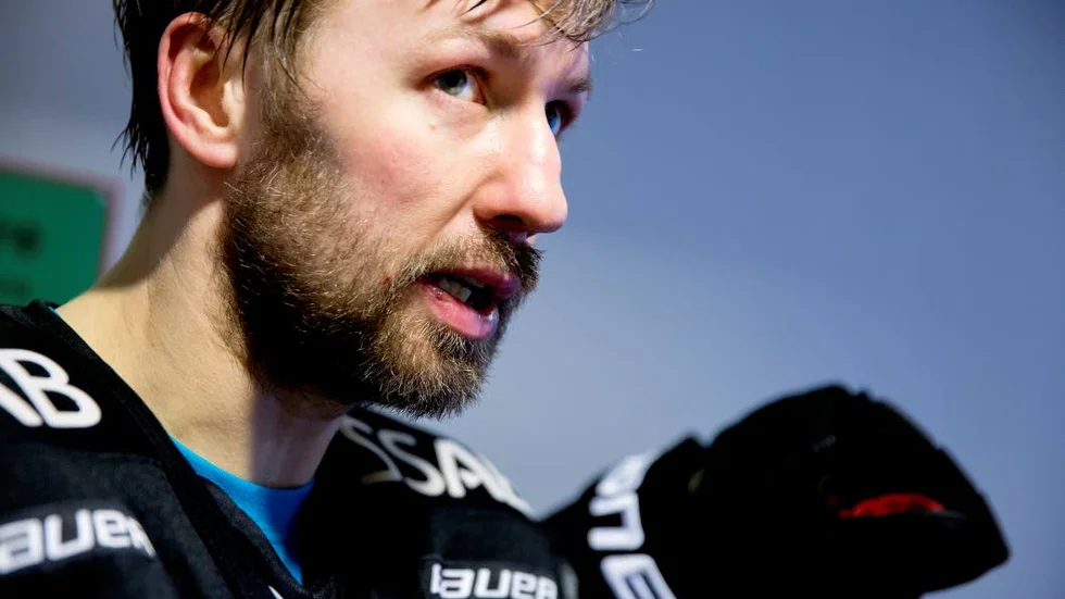 Valet. Veteranen Per Ledin nobbade spel i SHL för Schweiz.