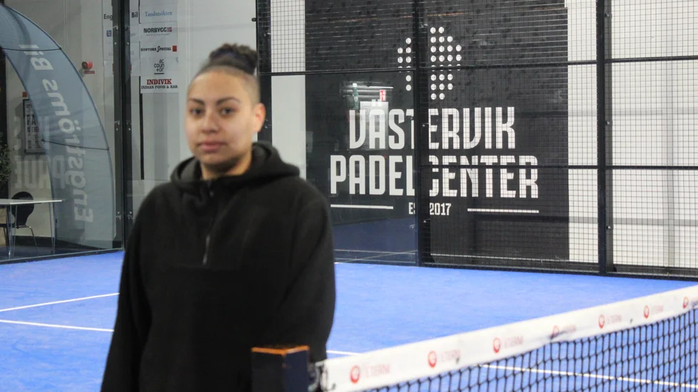 Ellen Larsson, från Vimmerby, är hallansvarig för Västervik Padelcenter.
