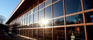 Ledningen kallar in vakter till biblioteket