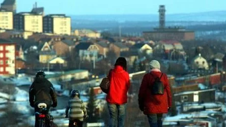 Här på Luossvaaras sluttningar på den nordvästra sidan av stan skulle Kirunas framtida centrum växa fram. Nu stryks nordvästalternativet i den helhetslösning som kommunledningen och LKAB snart ska presentera.FOTO: HANS STERNLUND