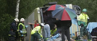 Många inblandade i bussolycka