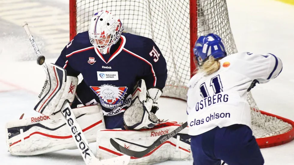 Kim Marin Hasson tog 32 av 33 skott när LHC slog Leksand med 3-1 hemma i Saab Arena.