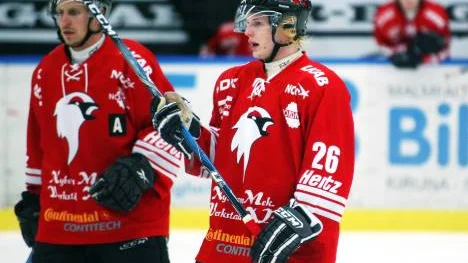 Kirm Sunna (t.h) går in i laget igen efter sin avstängning när serieledarna Kiruna tar emot seriefavoriterna Björklöven.