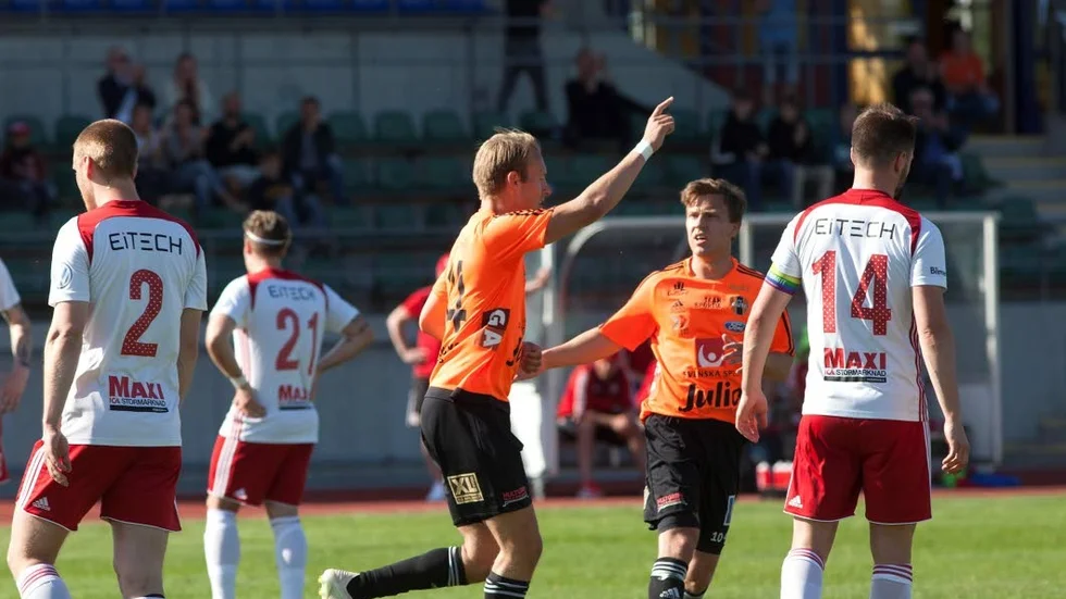 Dubbla tremålsskyttar. Både Villiam Dahlström och William Jan gjorde hattrick när FC Gute enkelt tog sig vidare till Svenska Cupens andra omgång.