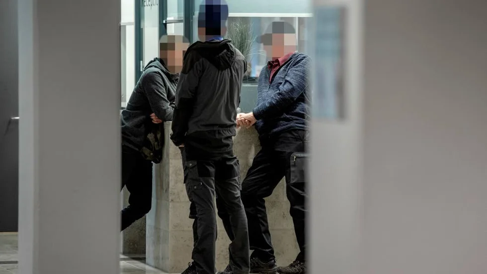 Överklagar. Skytten, här till vänster i bild under förhandlignen i Luleå tingsrätt, överklagar domen på ett år och tre månaders fängelse.