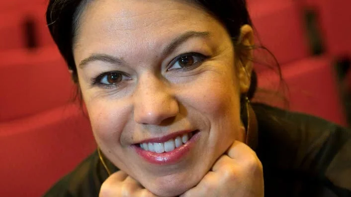 Anna Vnuk. Före detta Luleåbon är aktuell i SVTs hyllade humorserie.