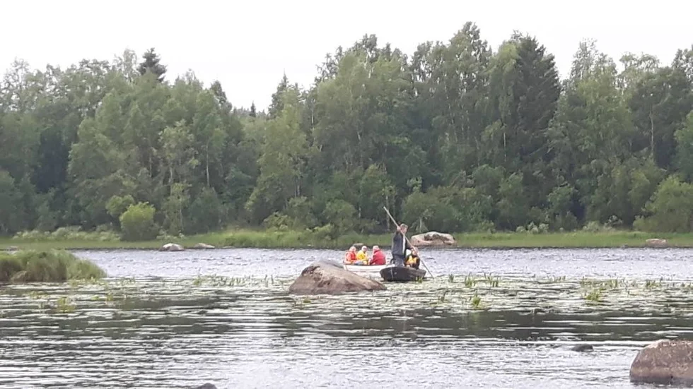 Kräftpremiär. Klockan 17 kastade de ut sina burar för årets fångst. Det var för många en efterlängtad dag.