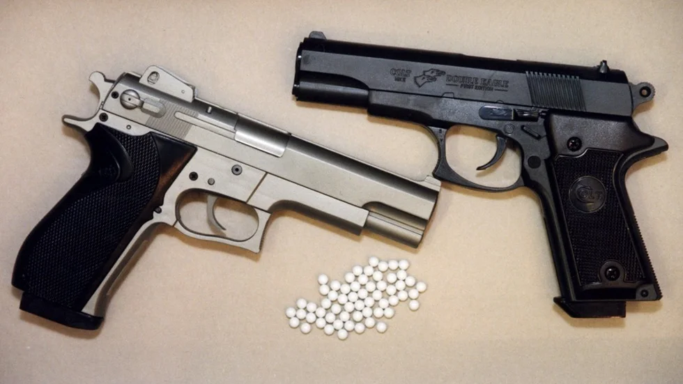 Så här kan en soft air gun se ut. Pistolerna på bilden har inget med händelsen på Gråbo att göra.