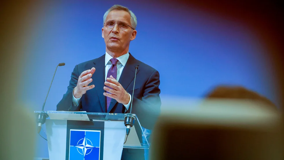 Natos generalsekreterare Jens Stoltenberg håller presskonferens inför veckans försvarsministermöte i Bryssel.