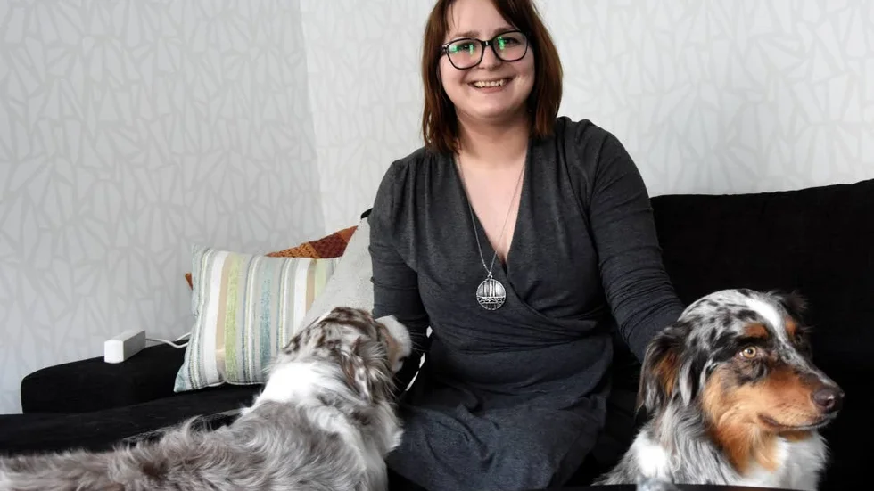 Nyinflyttad. När Nina Uusitalo flyttade in i sin nya lägenhet var den i riktigt dåligt skick. Hon känner inget behov av att själv kontrolle renoveringar med en bofond.
