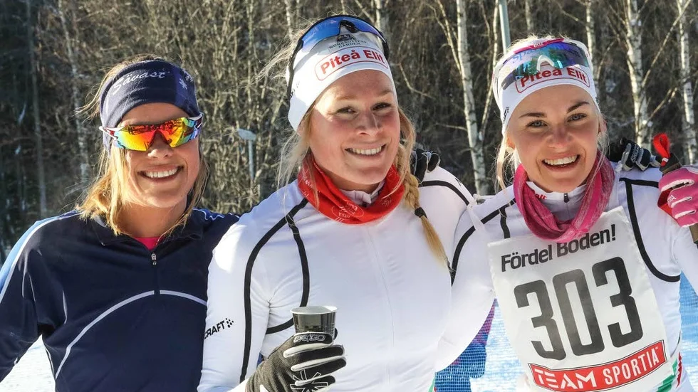 Pallen. Tvåan Lovisa Modig, segraren Jennie Öberg och trean Lisa Winsa.
