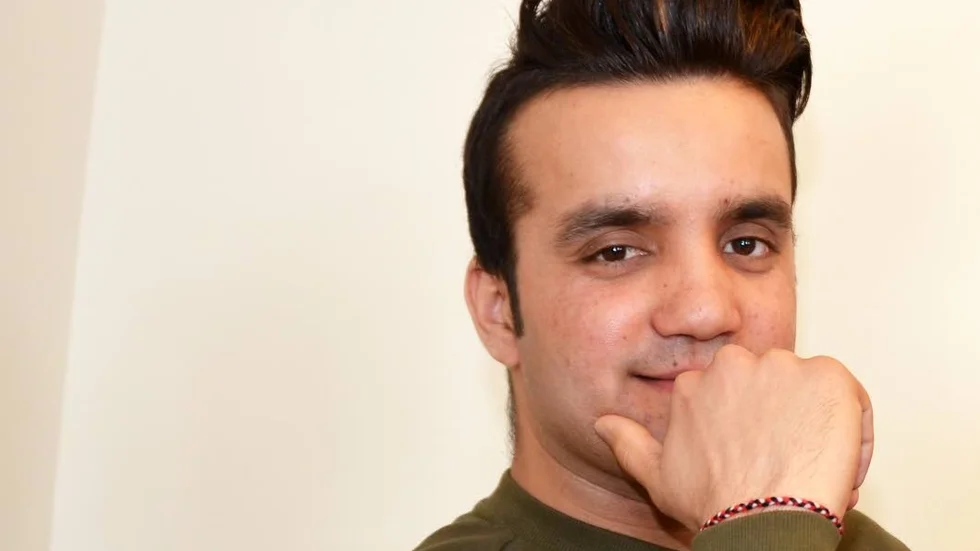 "HÄR FINNS MITT LIV." Arman Khan säger att han inte har någonting att återvända till, i Afghanistan. "Jag har ingen utbildning, inga pengar, ingen bostad" säger Arman Khan.