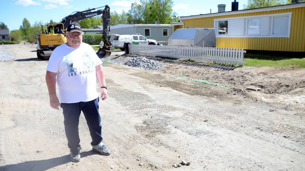 Stendike. Thore Nordqvist är fundersam över bland annat hur det är tänkt att barnen ska ta sig fram på ett säkert sätt när inga trottoarer finns och vägen blir smalare.