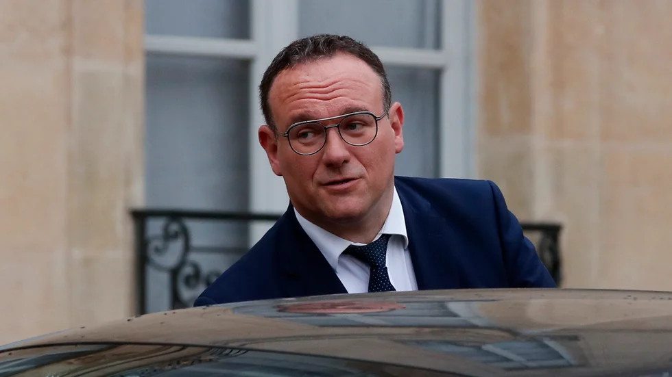 Ministern Damien Abad tillsattes i fredags samtidigt som resten av Macrons nya regering presenterades.