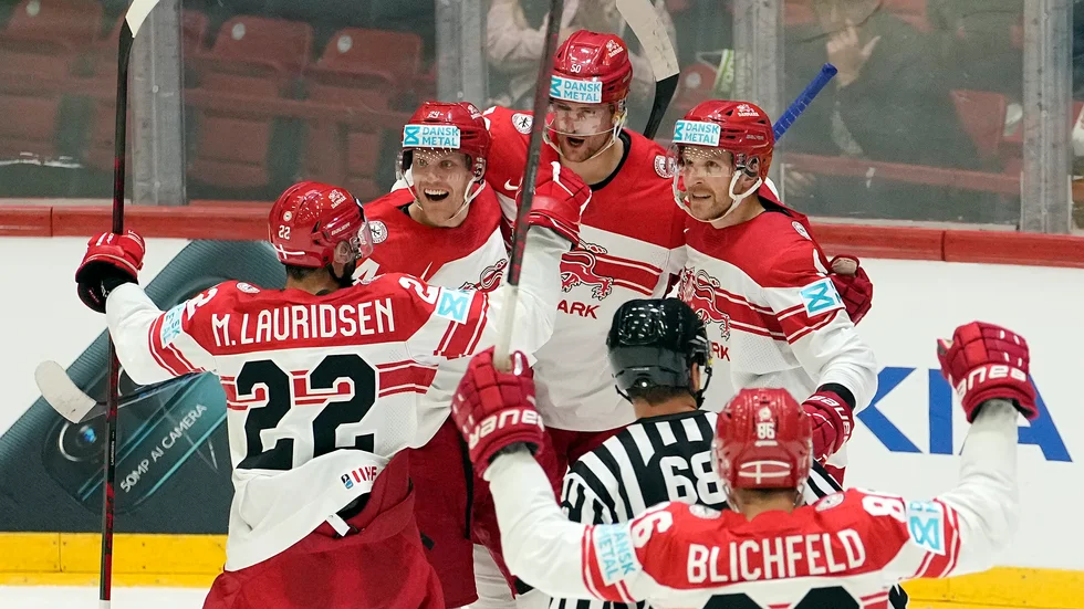 Danmark slog sensationellt Kanada och har chansen att nå kvartsfinal i VM.
