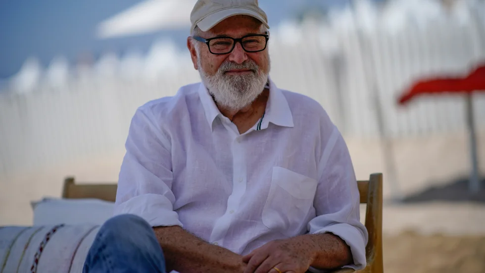 Rob Reiner på stranden i Cannes under filmfestivalen.