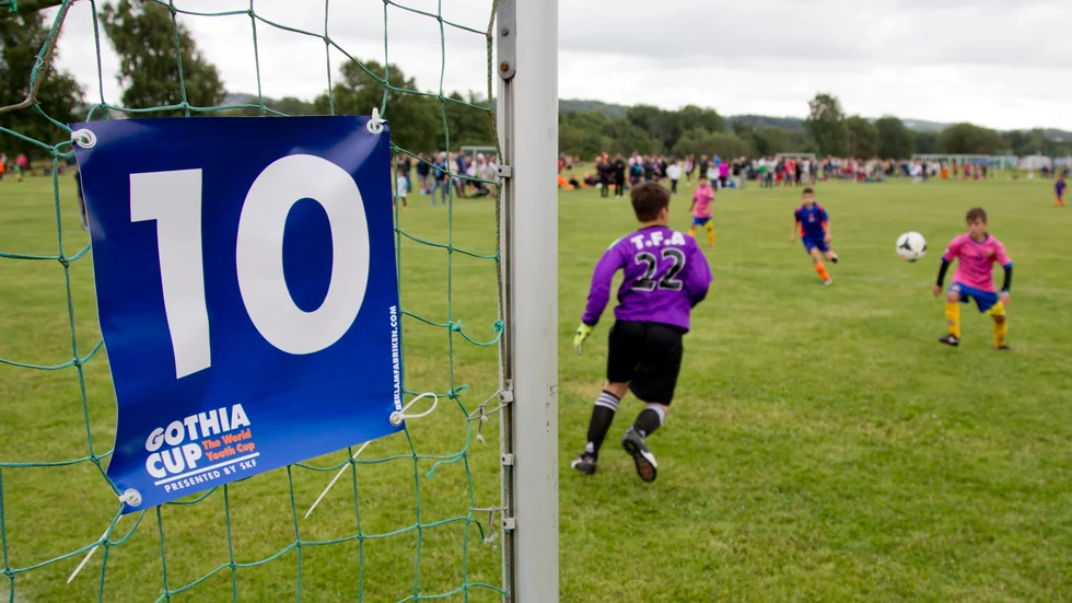 Barn och ungdomar som representerar ryska eller belarusiska föreningar bör inte få tävla i Sverige, säger Riksidrottsförbundet. Rådet skulle exempelvis kunna appliceras på en turnering som Gothia Cup i Göteborg. Arkivbild.