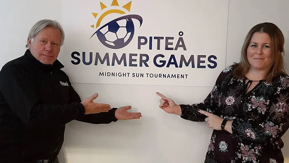 Nyhet. Så här ser Piteås Summer Games nya logga ut. Kjell-Anders Johansson, verksamhetschef, och Anna Bogren Dahlberg tillträdande verksamhetschef visar.