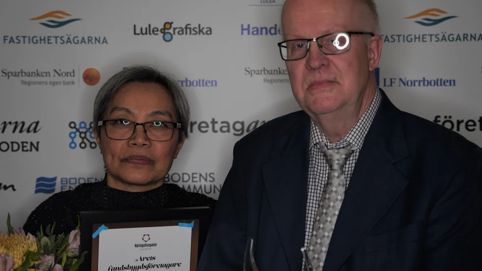 Ronald Johansson, med Sjriwan Johansson vid sin sida, är Årets Landsbygdsföretagare.