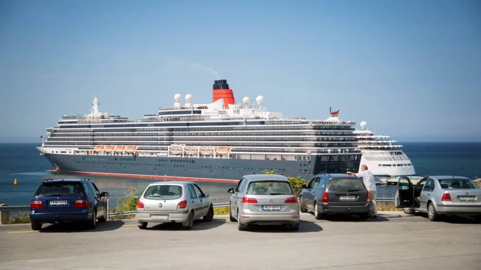 Kryssningsfartyget Queen Victoria på besök i Visby.