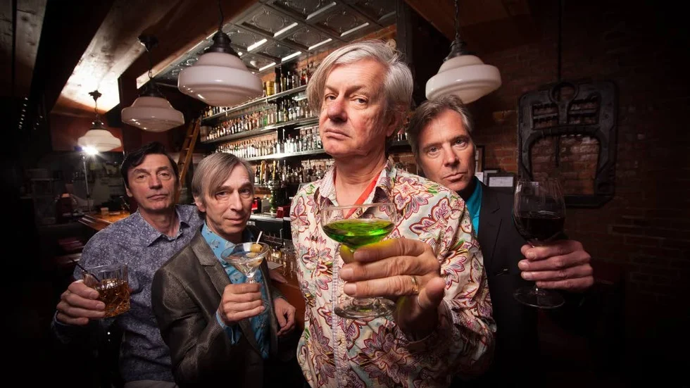 Peter Zaremba tillsammans med bandmedlemmarna Ken Fox, Keith Streng och Bill Milhizer. The Fleshtones avslutar sin Europaturné i Visby och åker sedan hem till New York för att spela in sin nya platta.