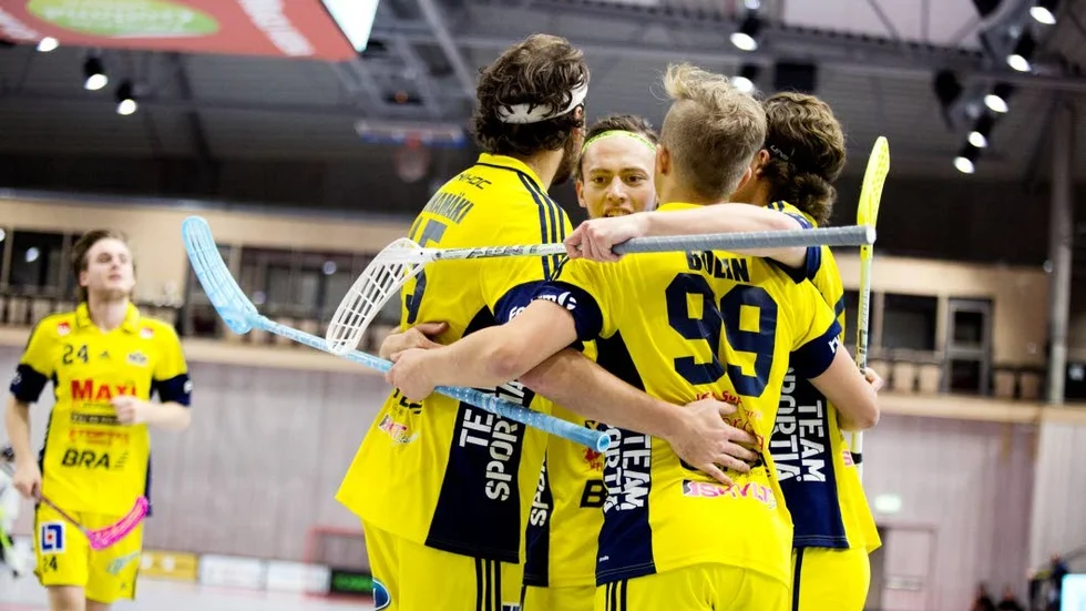 JAAAAAAAA! Visby IBK vände mot Lillån i tredje perioden och vann med 8–5.