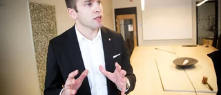 Minister sjukanmäler sig till första maj