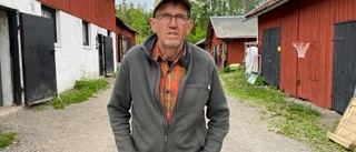 Tvingas betala avloppsavgift – för tolv hus utan avlopp • "Betalar dubbelt så mycket som grannen"