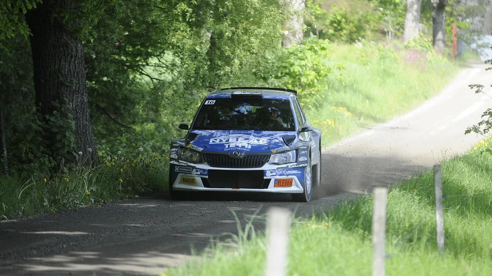 Christoffer Haglund, SMK Nyköping, ledde Svenska rallycupen innan starten, men tog det lugnt på vägarna runt Vrena.